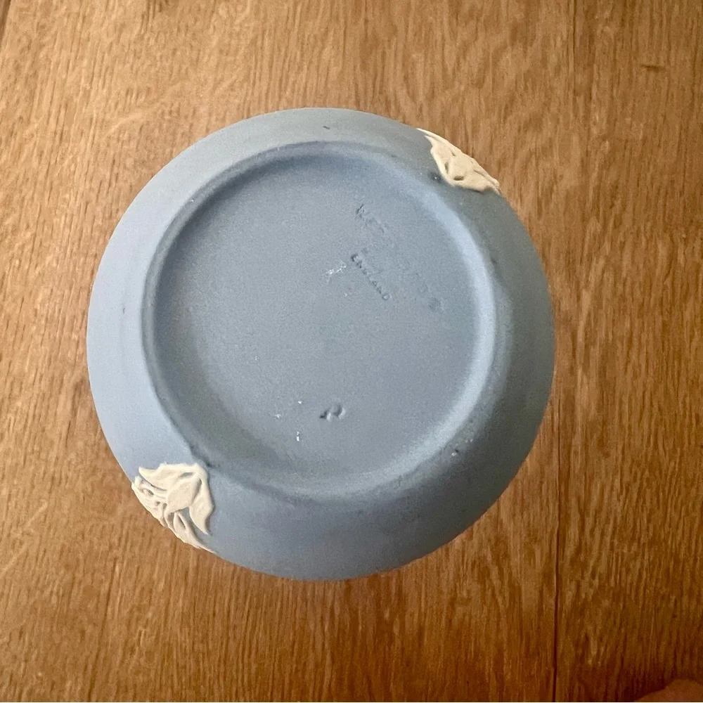 Vintage‎ Wedgwood England Blue Jasperware Tapered Bud Vase 5.5”, Angles, Mint